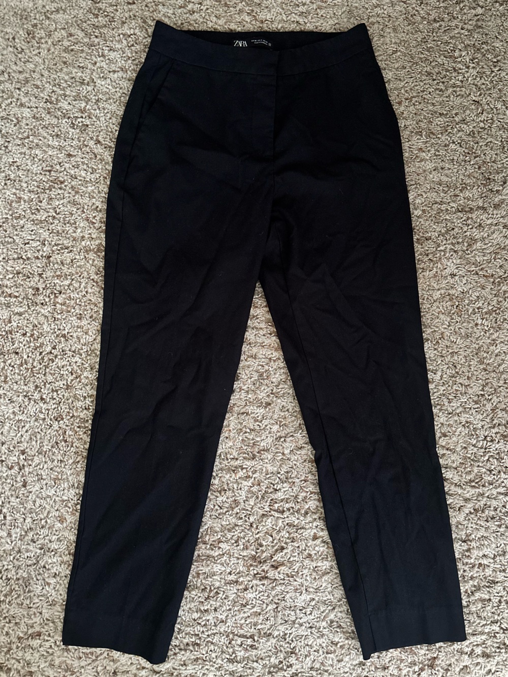 Zara women’s Black ankle Dress trousers - Slim Fit